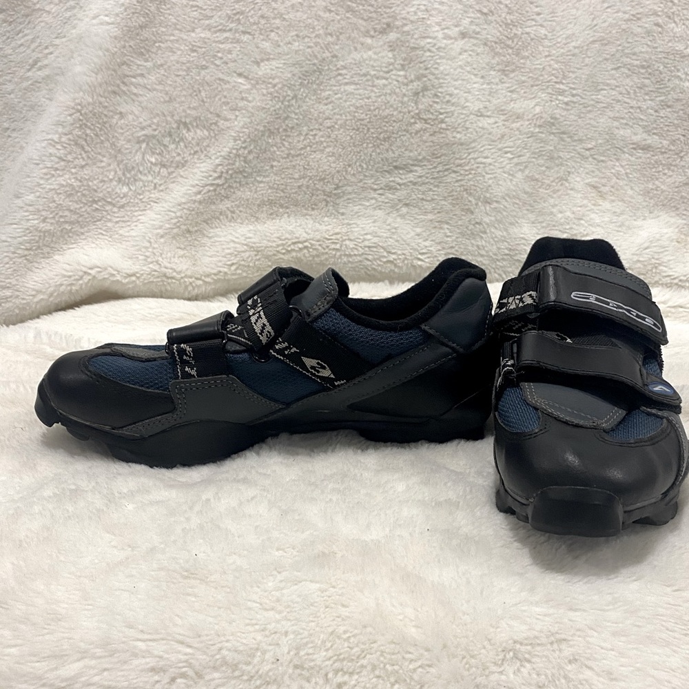 Axo Cycling Shoes - Picture 4 of 10